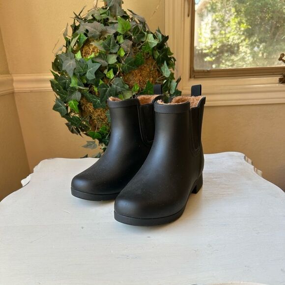 Chooka Black Slip On Waterproof Winter Boots Textured Sole Women’s Size 6 EUC - Picture 11 of 12